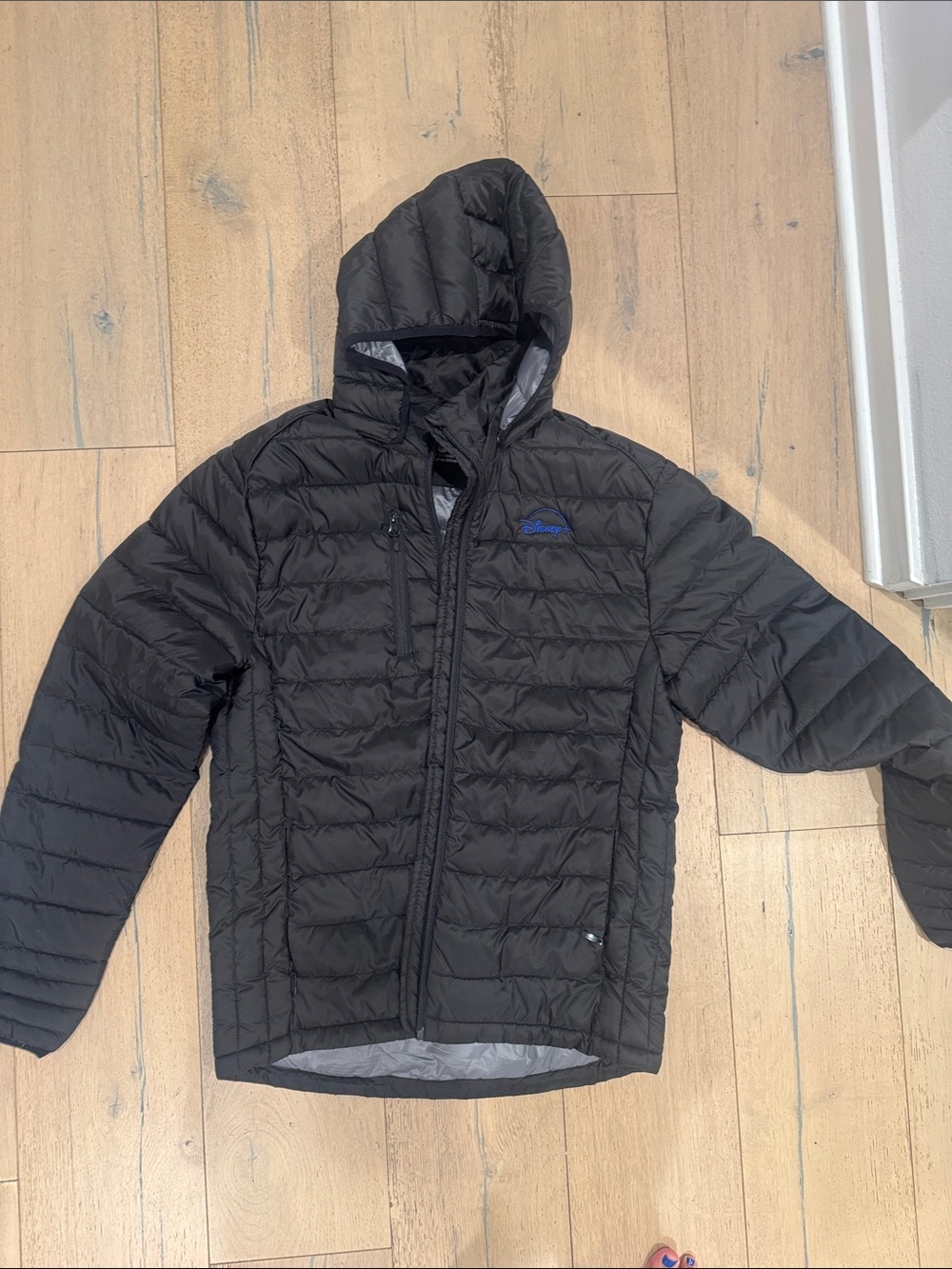 Unisex Black Hooded Puffer Jacket size small Disney  Disney+ clique